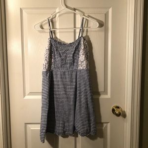 Red camel est 1931 blue and white dress